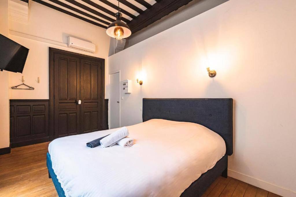 Apartamento Steam, Baignoire Balneo Et Clim Reims Exterior foto