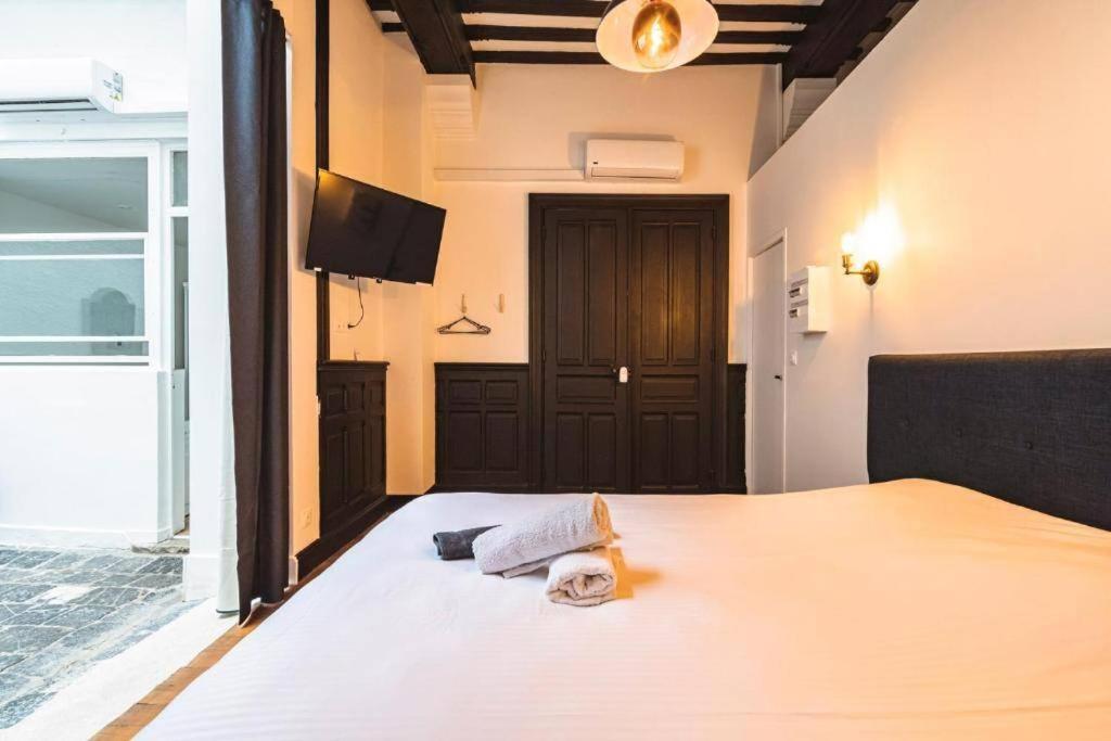 Apartamento Steam, Baignoire Balneo Et Clim Reims Exterior foto